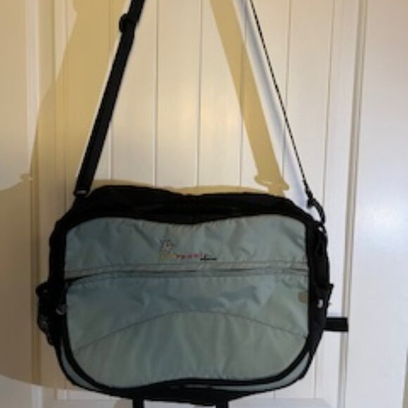 Sherpani Computer/Laptop bag - Picture 7 of 7